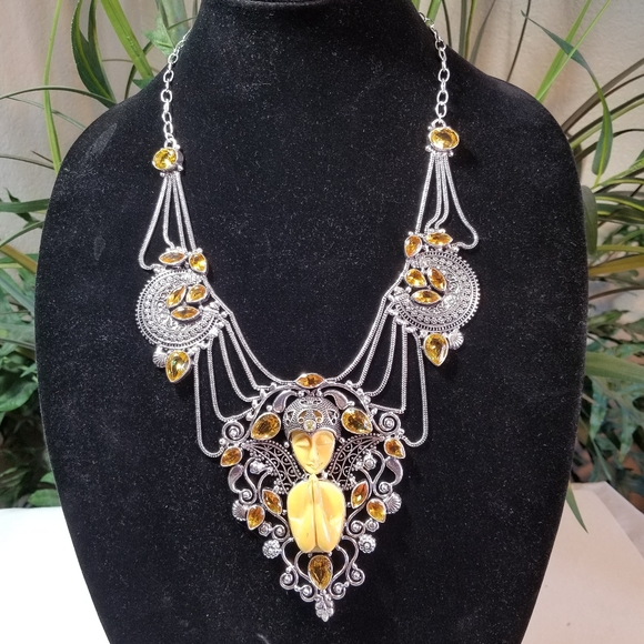 Jewelry - BREATHTAKING NECKLACE NWOT